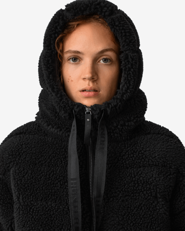 žene Hunter crno wanderer veganska izolirana kratka pufer jakna FFP0T372